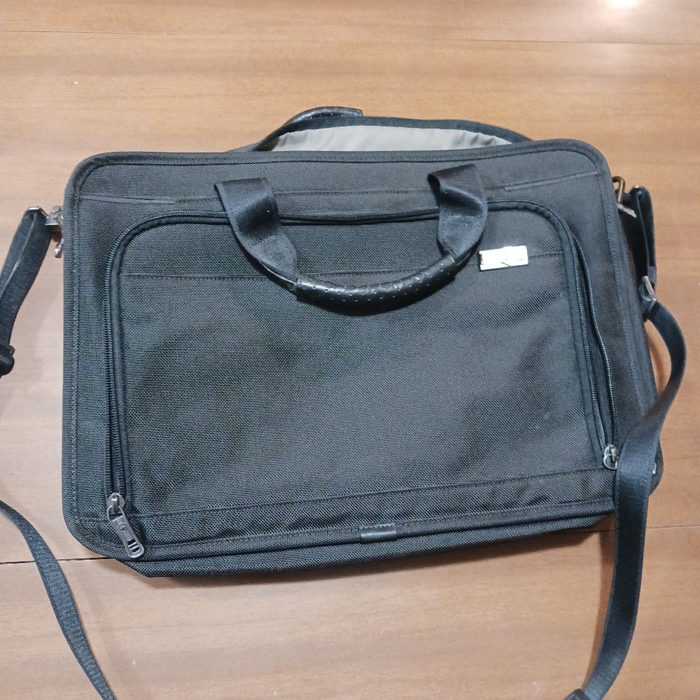 Victorinox Swiss Bag Lap Top Messenger Office Briefcase Black Military Med ID No